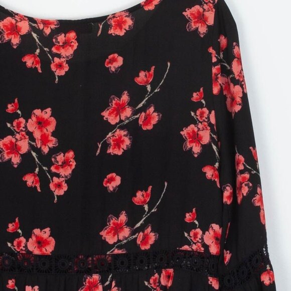 Renamed Womens Floral Crochet Tiered Dress Size M Black Long Sleeve Whimsigoth - Picture 9 of 9